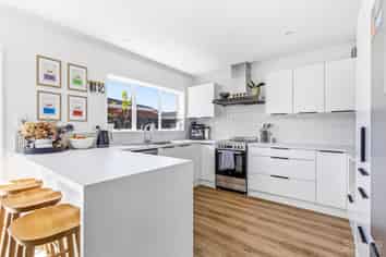 12 Kakaho Drive, Tawhero