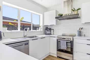 12 Kakaho Drive, Tawhero