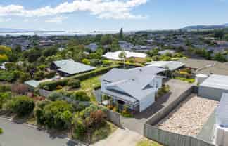 15 Highfield Grove, Richmond