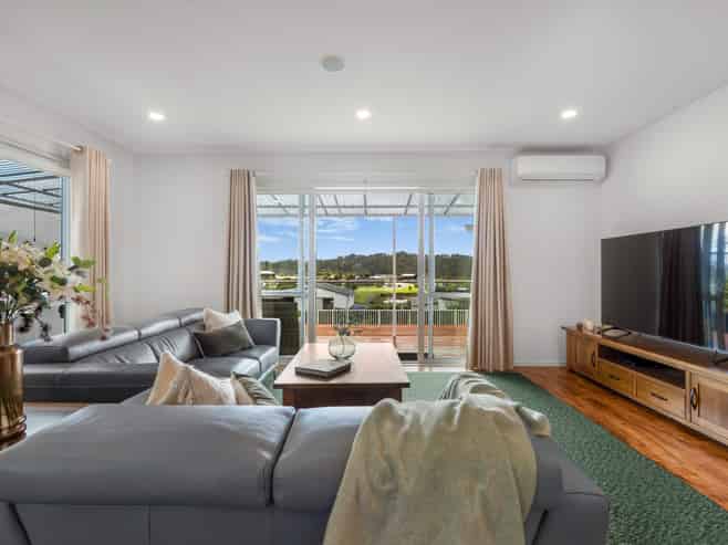 94 Pohutukawa Parade, Riverhead