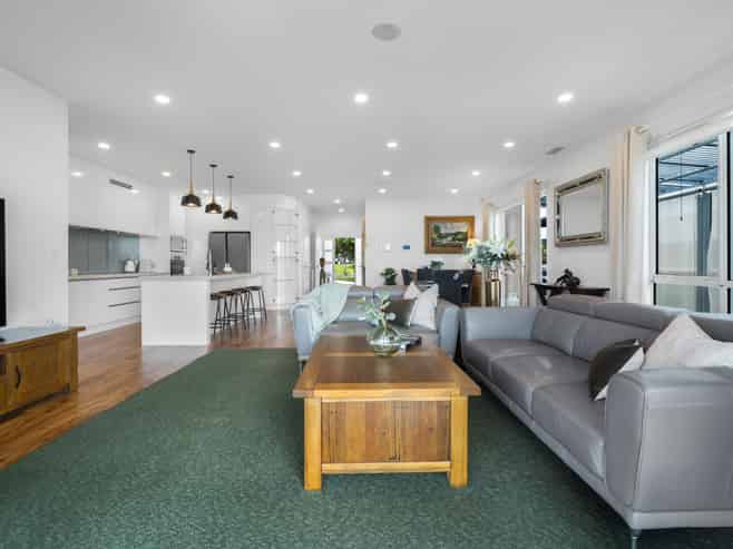 94 Pohutukawa Parade, Riverhead