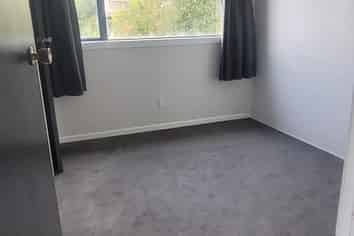 28 Ravenswood Road, Saint Clair