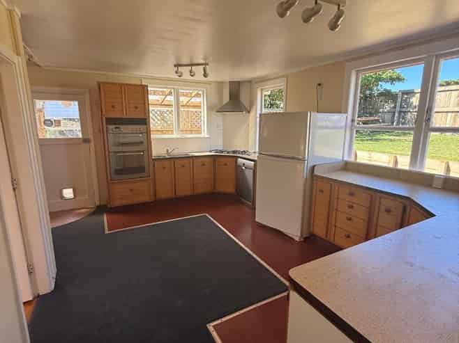 7 Matatiro, Titahi Bay