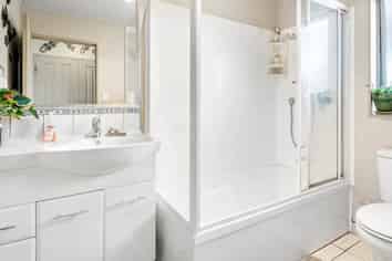 2A Royal View Road, Te Atatu South