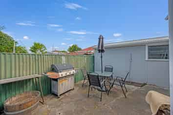 2/304 Southland Road, Hastings