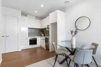 G04/26B Racecourse Parade, Avondale