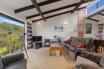 75 Shakespear Road, Army Bay