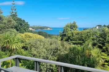 75 Shakespear Road, Army Bay