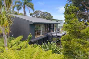 75 Shakespear Road, Army Bay