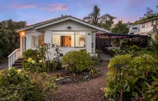 1/33 Cyclarama Crescent, Massey