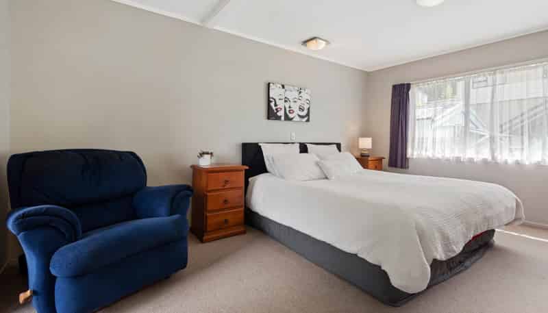 1/33 Cyclarama Crescent, Massey
