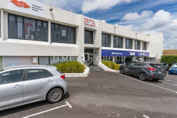 FUNCTIONAL 425M² OFFICE IN PRIME FRINGE LOCATION