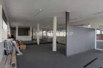 461M² MIXED-USE SPACE WITH STRONG FRONTAGE