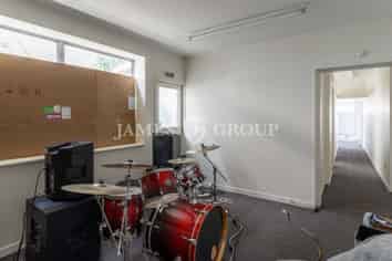 461M² MIXED-USE SPACE WITH STRONG FRONTAGE