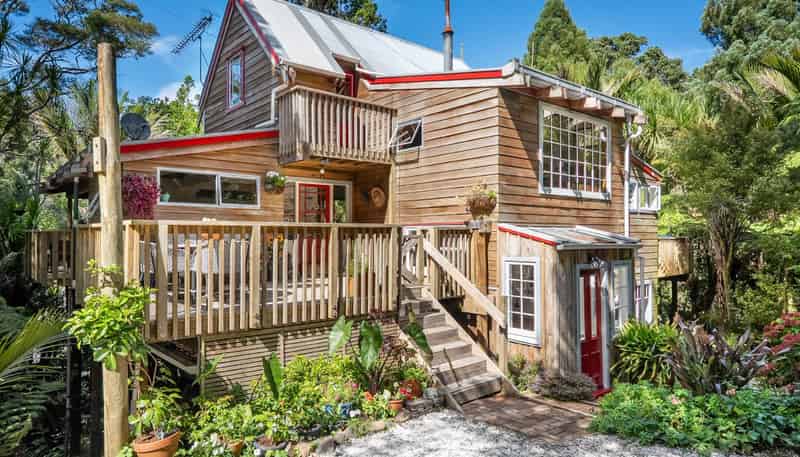 51 Wood Bay Road, Titirangi