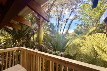 51 Wood Bay Road, Titirangi