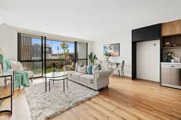 204/3 Dishys Road, Flat Bush