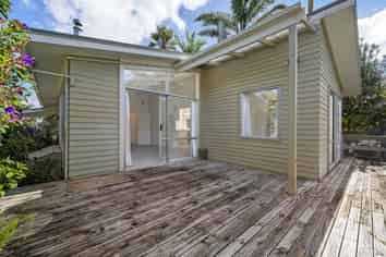 22 Doment Crescent, Orewa