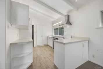 22 Doment Crescent, Orewa