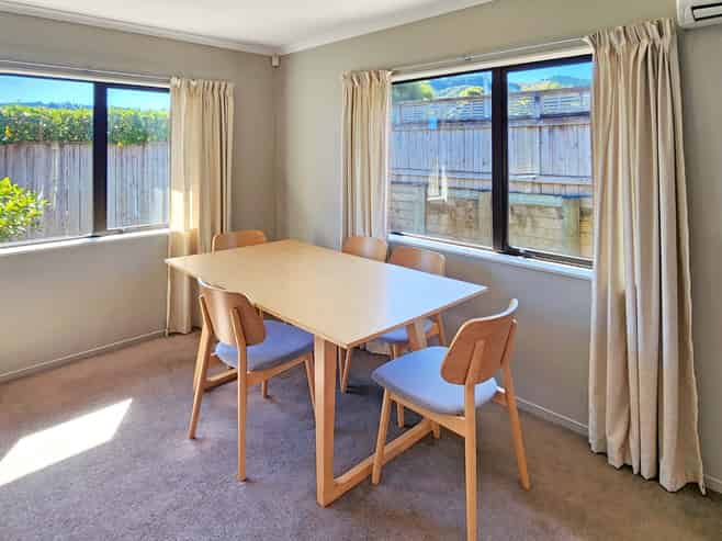 2 Percy Kinsman Crescent , Riverstone Terraces