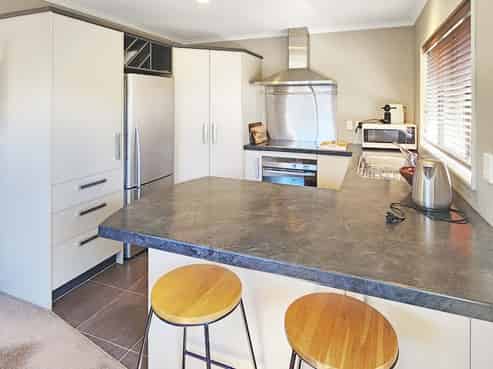 2 Percy Kinsman Crescent , Riverstone Terraces