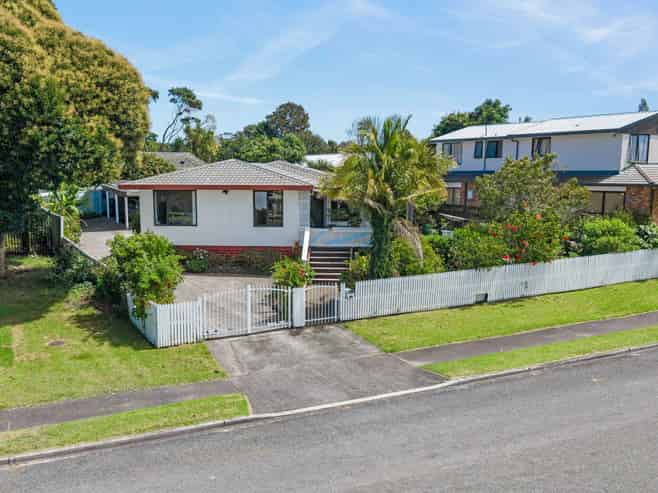 15 Marinich Drive, Ranui