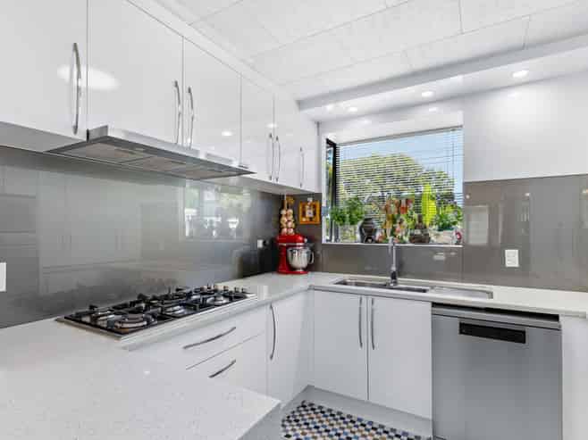 15 Marinich Drive, Ranui