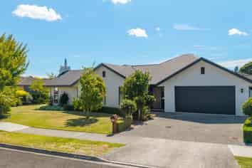 38 Hollybush Drive, BRIGHTWATER