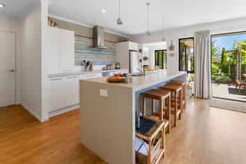 38 Hollybush Drive, BRIGHTWATER