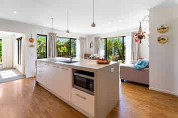 38 Hollybush Drive, BRIGHTWATER