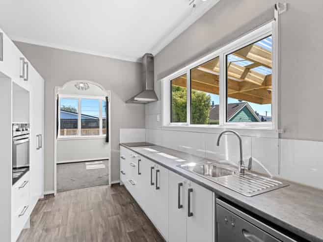 158 B Bartholomew Road, LEVIN