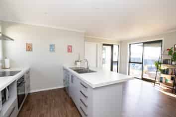 4c Fernleigh Street, Kerepehi