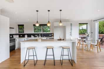 47 Waitakere Road, Waitakere