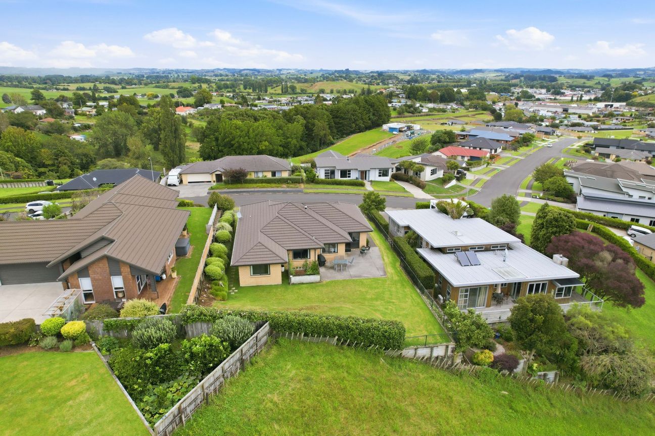 Modern Brick Home + Motivated Vendors = Opportunity - Widok 6