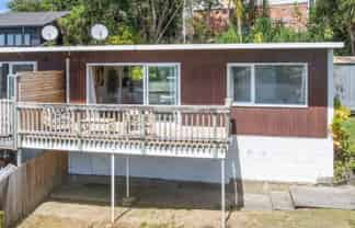 2/22 Woodside Avenue, Northcote