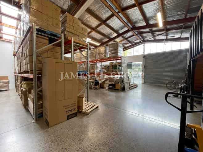 RARE PARNELL WAREHOUSE + PARKS