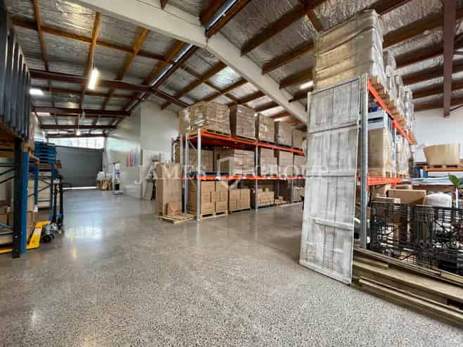 RARE PARNELL WAREHOUSE + PARKS