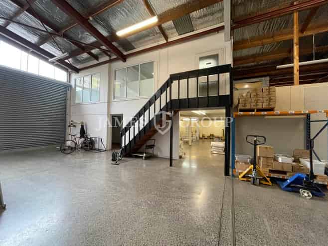 RARE PARNELL WAREHOUSE + PARKS