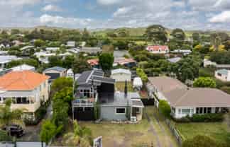 292 Clifton Road, Te Awanga