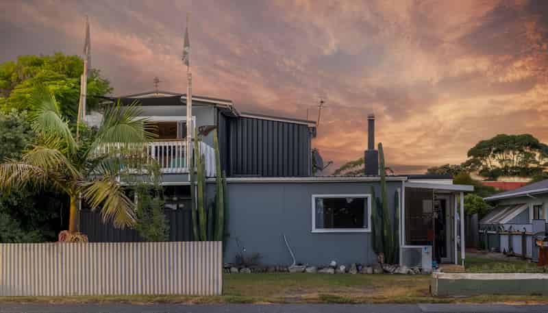 292 Clifton Road, Te Awanga