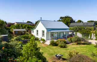 1 Mahuru Lane, Okato