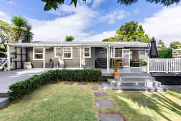 52 Tahi Terrace, Glen Eden