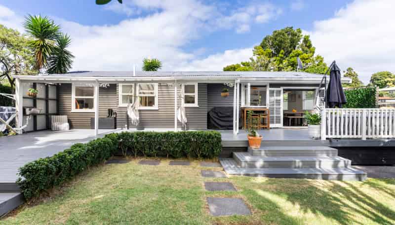 52 Tahi Terrace, Glen Eden