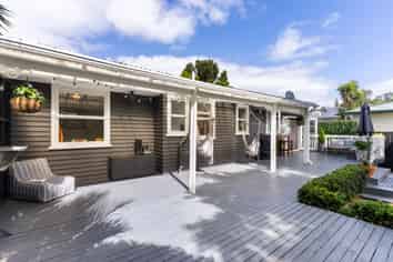 52 Tahi Terrace, Glen Eden