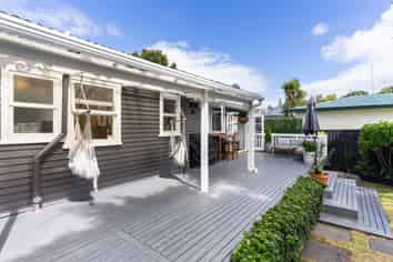 52 Tahi Terrace, Glen Eden