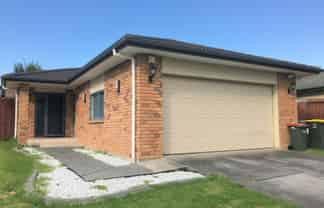 30 Nuneaton Drive, Flat Bush