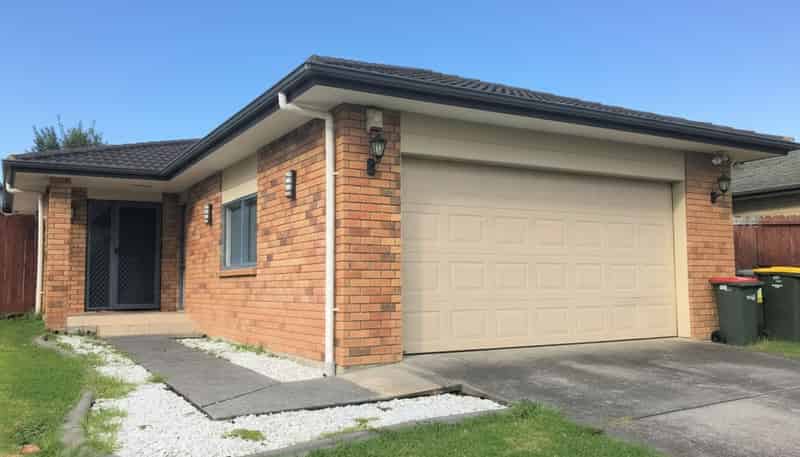 30 Nuneaton Drive, Flat Bush