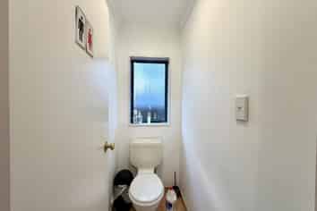 30 Nuneaton Drive, Flat Bush