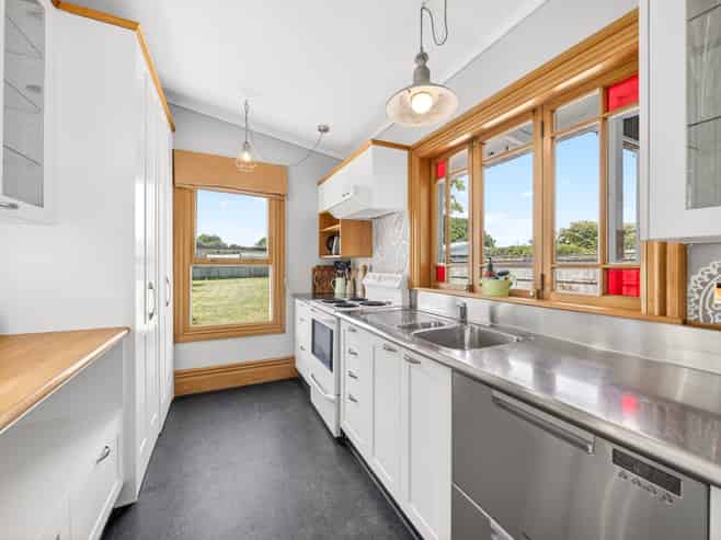 25 Oxford Street, Martinborough