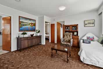 2/42 Halsey Road, Manurewa